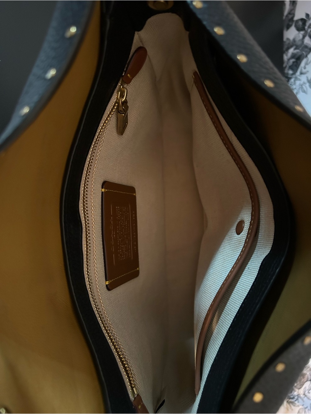 COACH PAGE 27 with Rivets Black - GUC - Picture 8 of 17